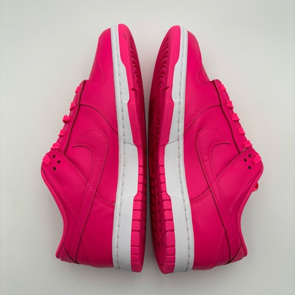 Women’s Nike Dunk Low Sneaker Hyper Pink Lifestyle Shoes. - Picture 5 of 7